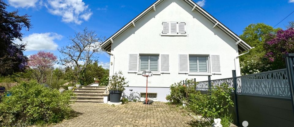 Maison traditionnelle 7 pièces de 155 m² à Cosne-Cours-sur-Loire (58200)