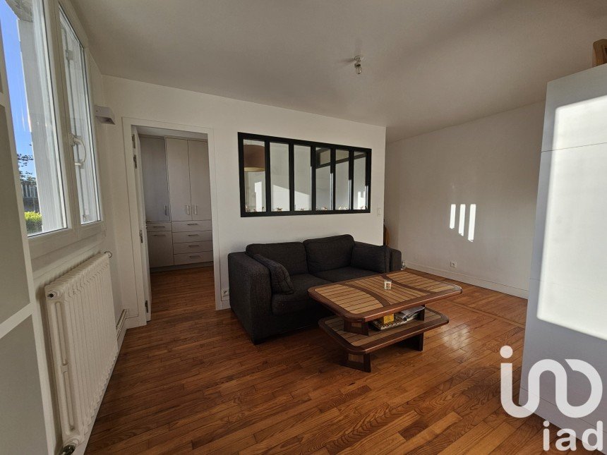 Apartment 3 rooms of 53 m² in Vannes (56000)