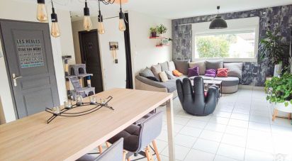 House 8 rooms of 120 m² in Saint-Nabord (88200)