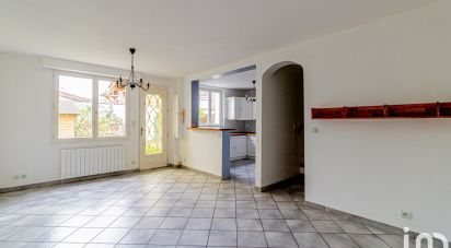 House 4 rooms of 70 m² in Viry-Châtillon (91170)