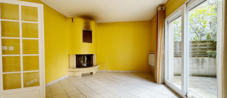 House 7 rooms of 122 m² in Villejuif (94800)