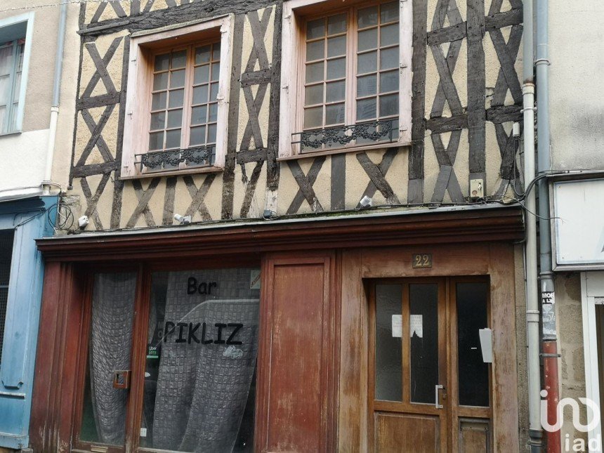 Building in Limoges (87000) of 300 m²