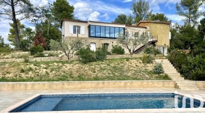 House 7 rooms of 200 m² in Le Beausset (83330)