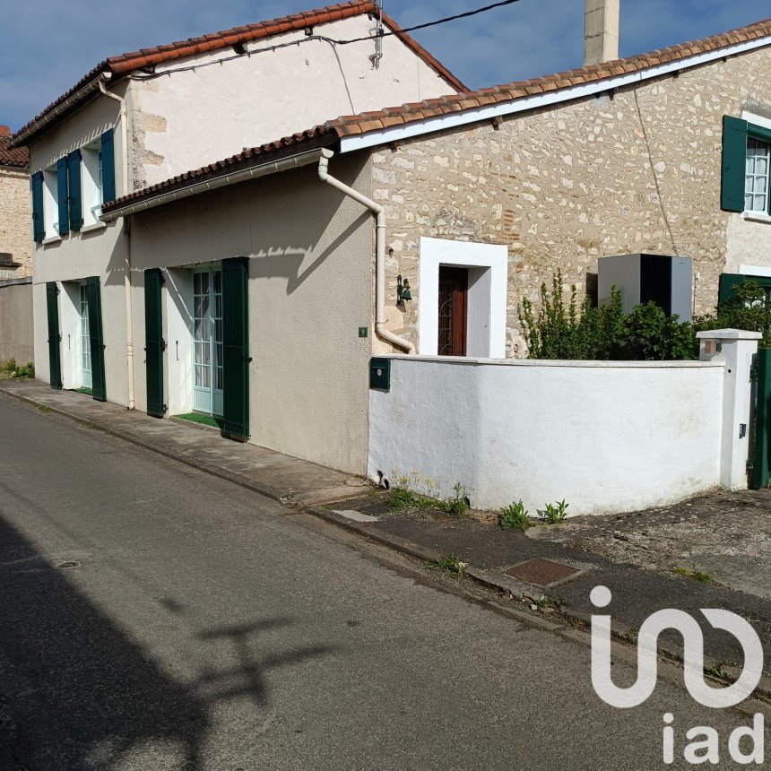 Village house 5 rooms of 150 m² in Verteuil-sur-Charente (16510)