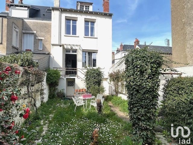 House 4 rooms of 85 m² in Tours (37000)