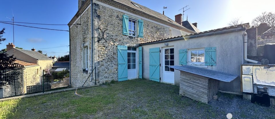 Village house 4 rooms of 118 m² in Glénay (79330)