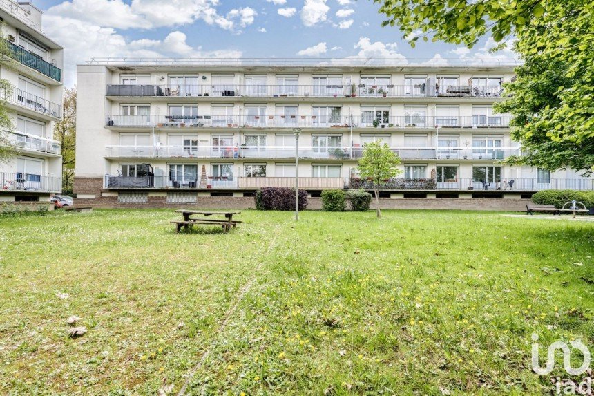 Apartment 2 rooms of 52 m² in Le Plessis-Trévise (94420)