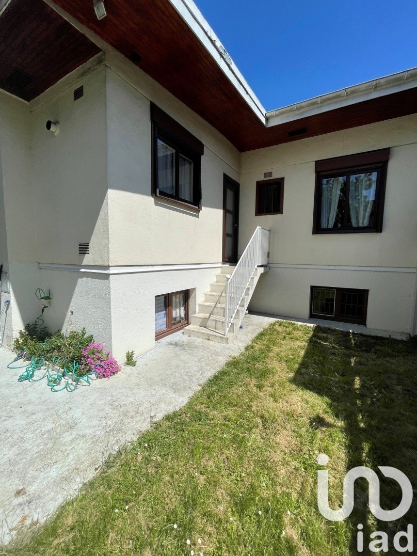 House 4 rooms of 73 m² in Morangis (91420)