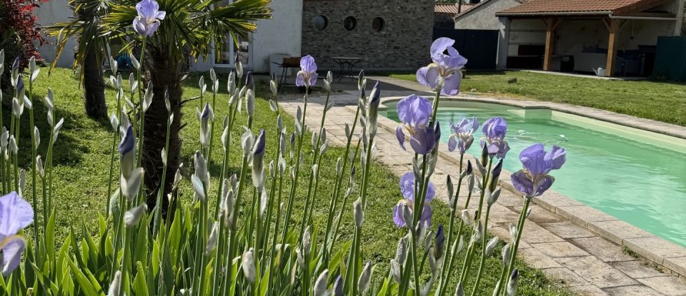 Village house 5 rooms of 161 m² in Haute-Goulaine (44115)