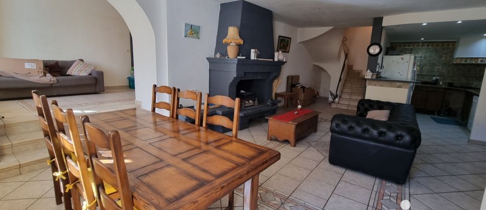 Village house 4 rooms of 114 m² in Cascastel-des-Corbières (11360)