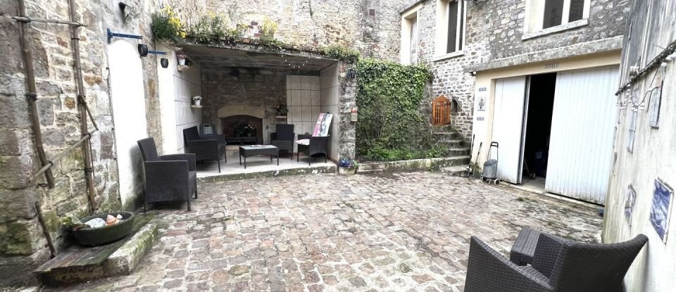 House 6 rooms of 152 m² in Montebourg (50310)