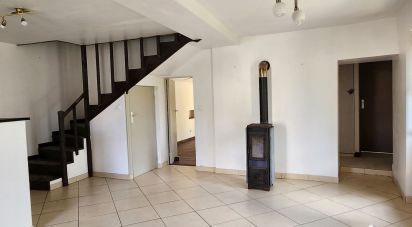 House 2 rooms of 51 m² in Genneton (79150)