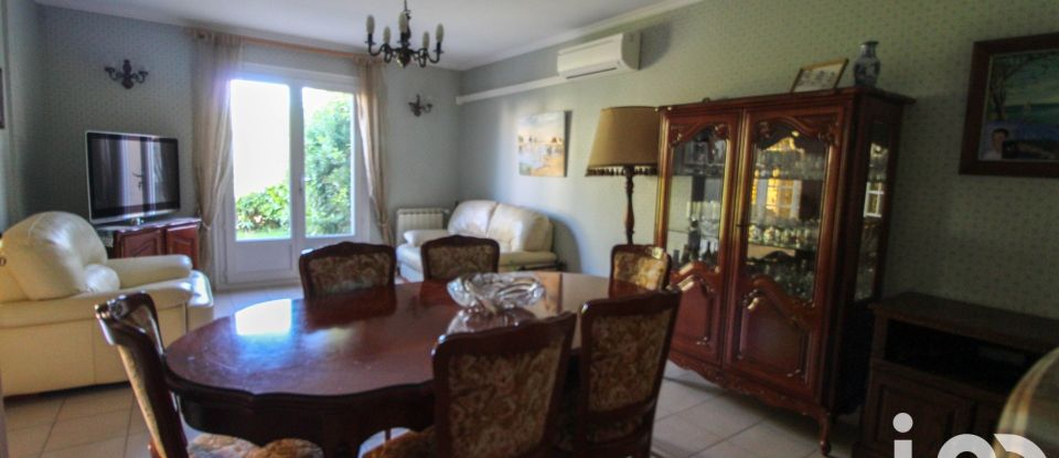 Traditional house 4 rooms of 83 m² in Uzès (30700)