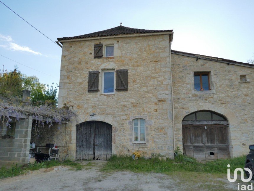 Maison 7 pièces de 190 m² à Saint-Pierre-Lafeuille (46090)