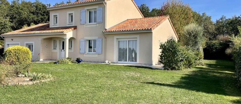 Maison 6 pièces de 118 m² à Saint-Cyr (86130)
