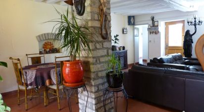 House 4 rooms of 101 m² in Chilleurs-aux-Bois (45170)