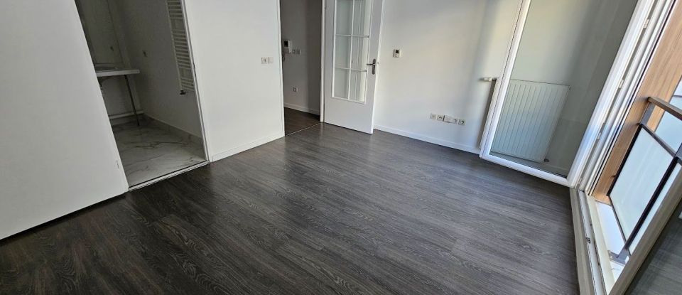 Apartment 1 room of 24 m² in Thiais (94320)
