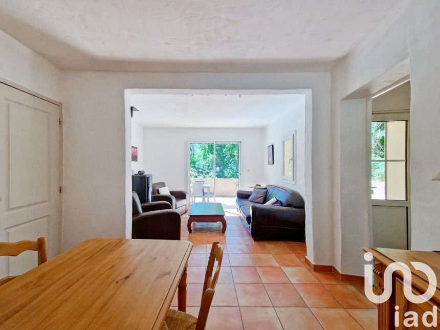 House 6 rooms of 113 m² in Aix-en-Provence (13090)