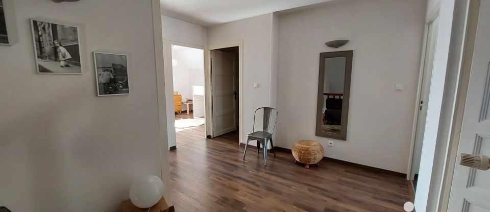 Maison 6 pièces de 141 m² à Montceau-les-Mines (71300)