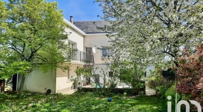 Maison traditionnelle 7 pièces de 212 m² à Angers (49000)