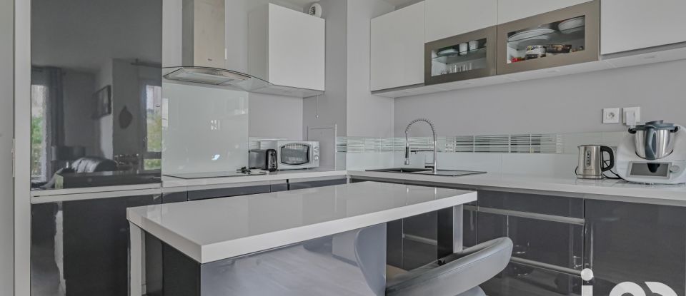 Apartment 3 rooms of 64 m² in Nanterre (92000)