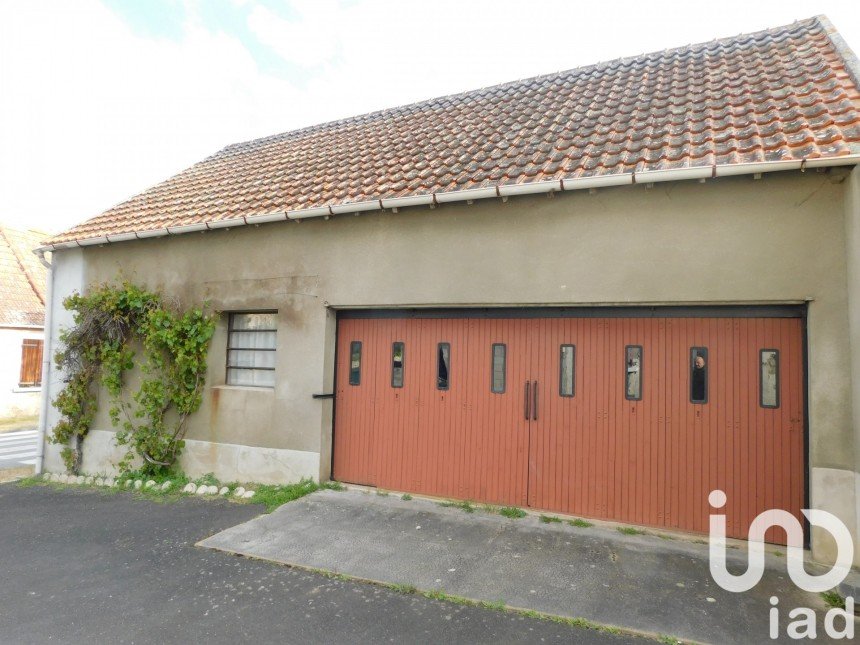 Parking/garage/box de 70 m² à Lavault-Sainte-Anne (03100)