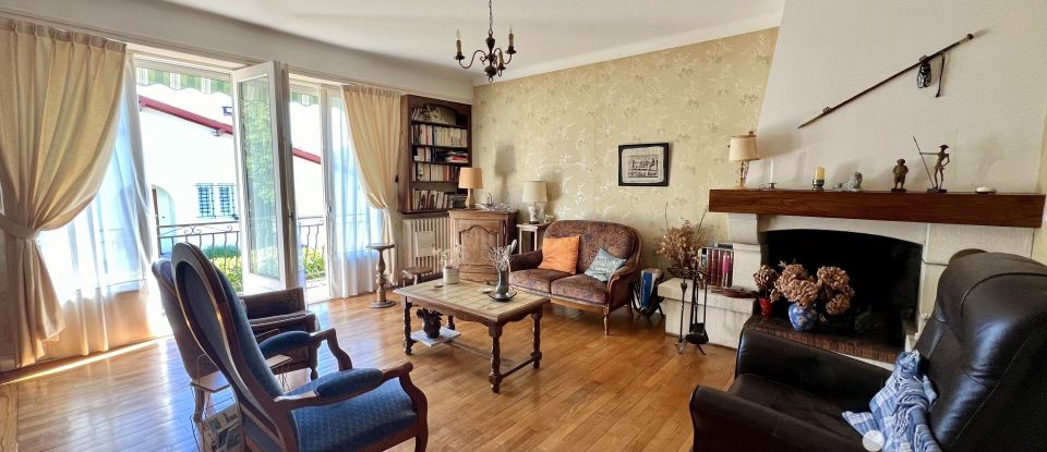 House 9 rooms of 168 m² in Saint-Palais (64120)