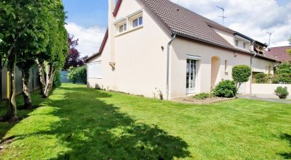 House 6 rooms of 131 m² in Moussy-le-Neuf (77230)