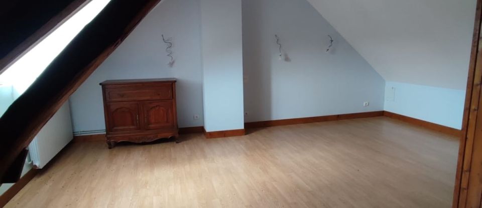 House 6 rooms of 190 m² in Montigny-le-Guesdier (77480)