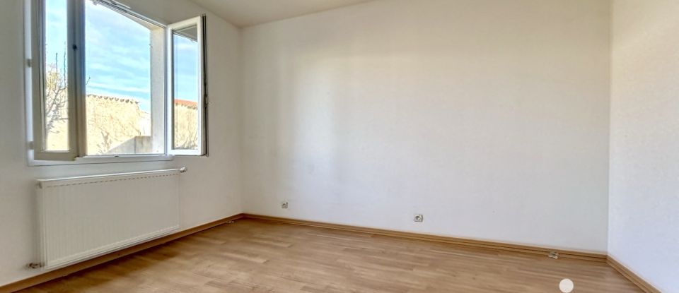 House 5 rooms of 95 m² in Lagord (17140)