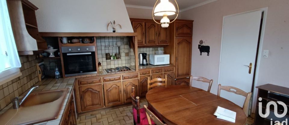 House 8 rooms of 144 m² in Coëtlogon (22210)