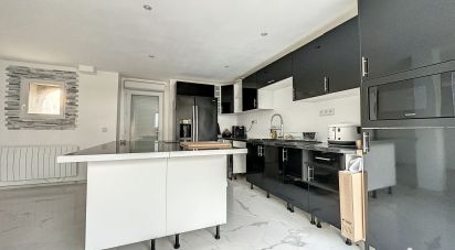 House 10 rooms of 389 m² in Douchy-Montcorbon (45220)