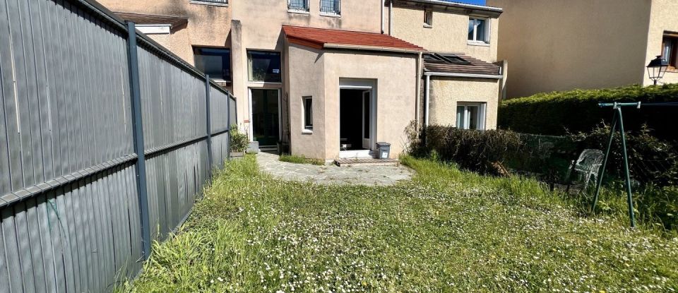 House 5 rooms of 105 m² in Jouy-le-Moutier (95280)