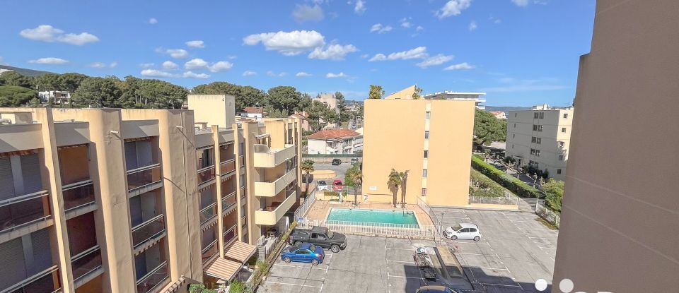 Apartment 4 rooms of 100 m² in Cavalaire-sur-Mer (83240)