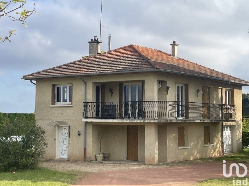 Maison 5 pièces de 104 m² à Commelle-Vernay (42120)