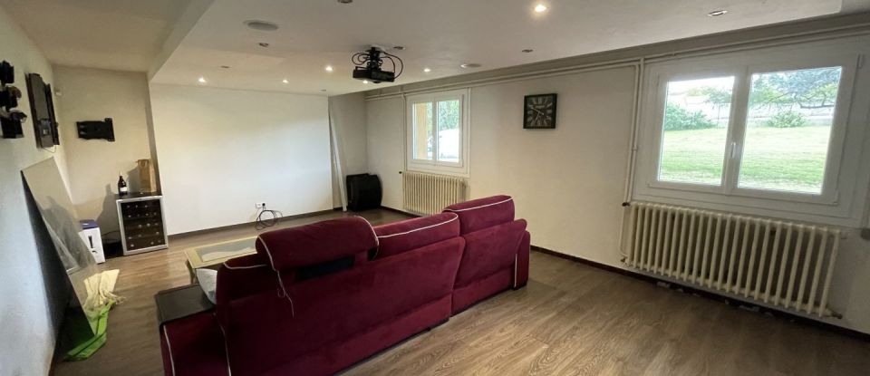 Maison 5 pièces de 104 m² à Commelle-Vernay (42120)