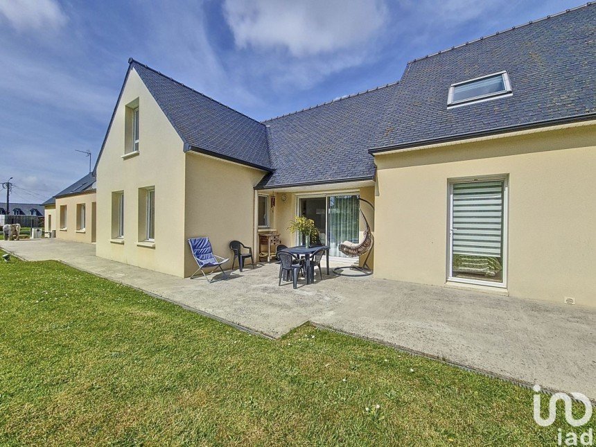 House 6 rooms of 290 m² in Trébeurden (22560)