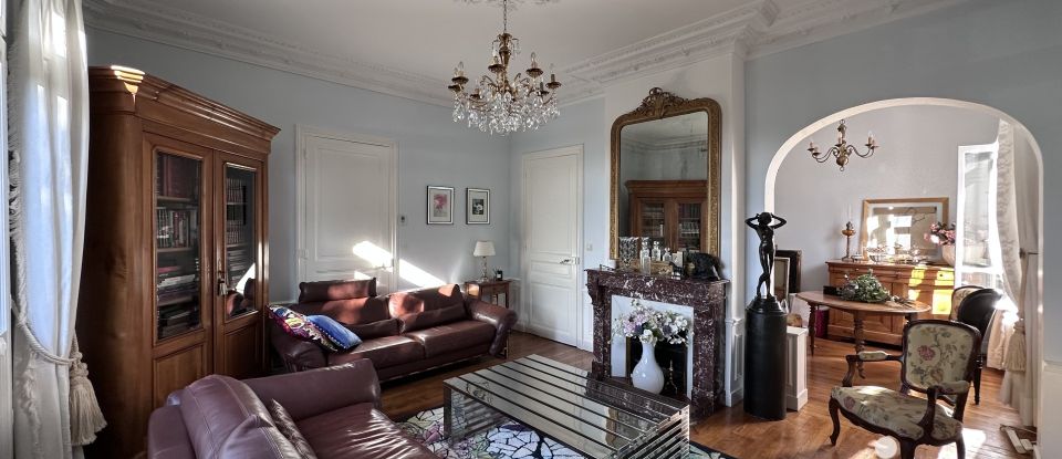 Mansion 9 rooms of 187 m² in Pierrefonds (60350)