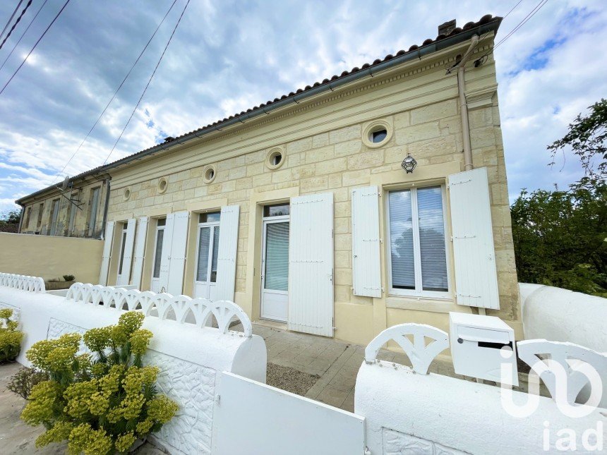 Maison de village 7 pièces de 221 m² à Saint-Christoly-Médoc (33340)