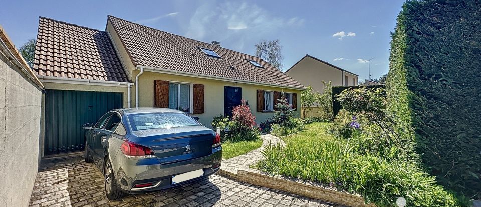 Maison traditionnelle 6 pièces de 150 m² à Breux-Jouy (91650)