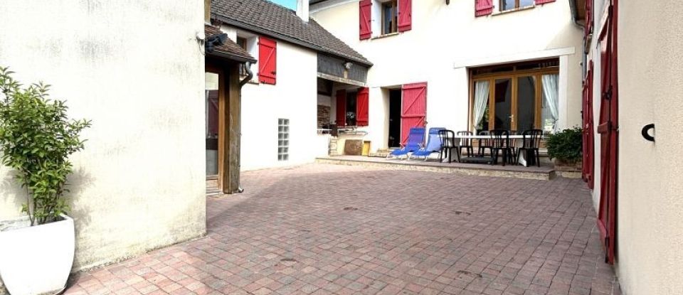 Maison 12 pièces de 378 m² à Jouy-sur-Morin (77320)