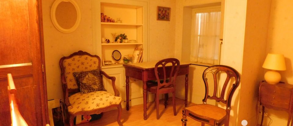 Maison traditionnelle 6 pièces de 90 m² à Lavault-Sainte-Anne (03100)