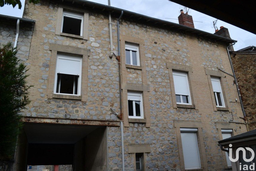 Building in Limoges (87000) of 240 m²