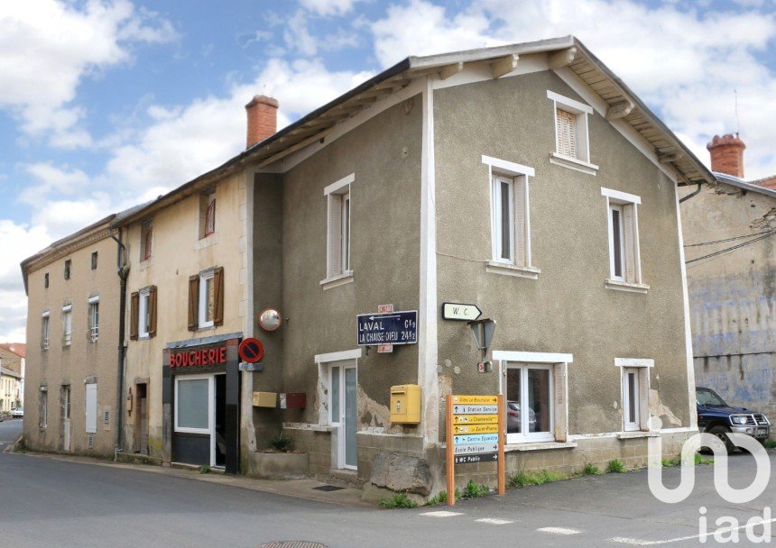 Maison de village 8 pièces de 115 m² à Champagnac-le-Vieux (43440)