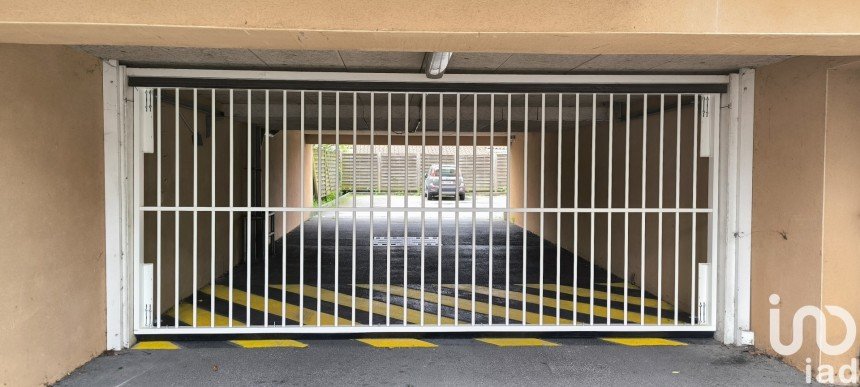 Parking of 55 m² in Villenave-d'Ornon (33140)