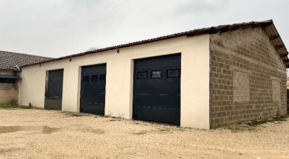 Parking/garage/box de 180 m² à Connaux (30330)