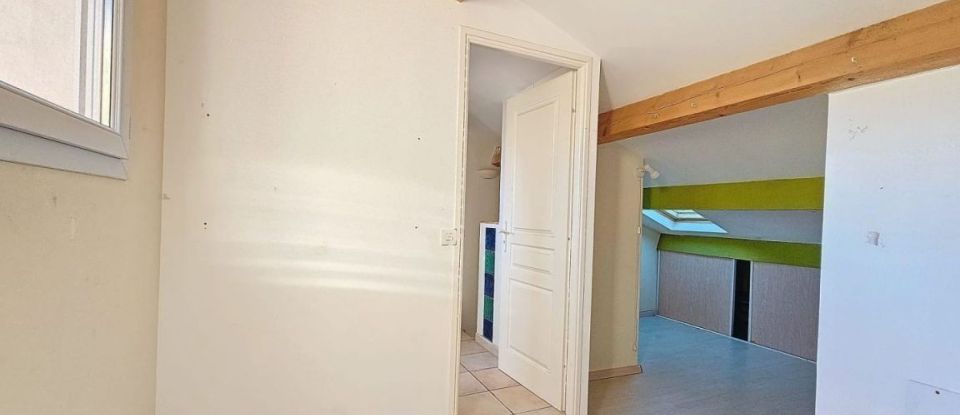 House 7 rooms of 157 m² in La Seyne-sur-Mer (83500)
