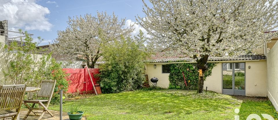 House 4 rooms of 74 m² in Les Mureaux (78130)