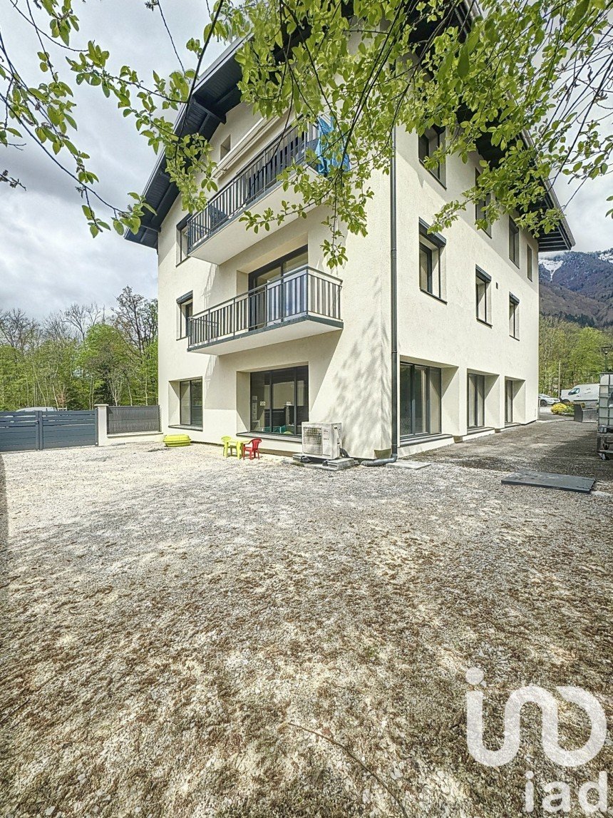 Maison de ville 8 pièces de 196 m² à Taninges (74440)