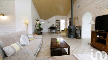House 5 rooms of 160 m² in Belin-Béliet (33830)